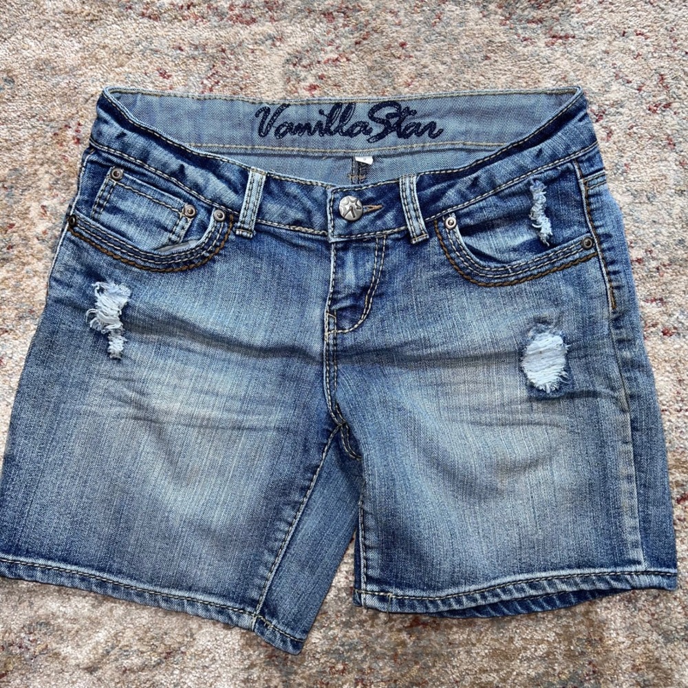 Vanilla Star Womens Distressed Denim Shorts Medium Wash Embroidered Pockets